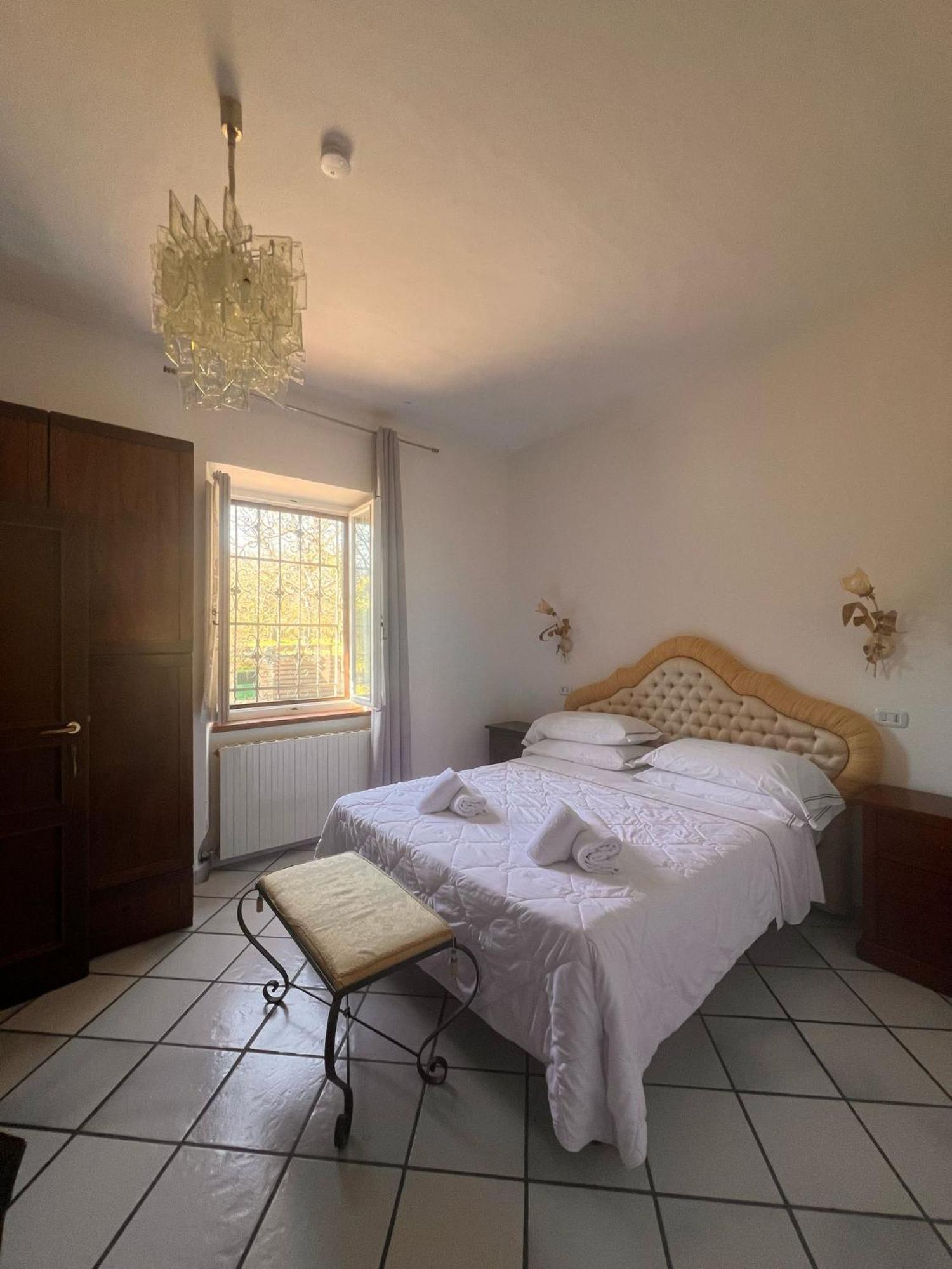 Hotel Il Pietreto กอลเลวัลเดลซา ภายนอก รูปภาพ